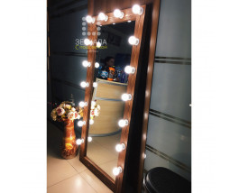 Гримерное зеркало с подсветкой лампочками в раме орех 180х80 см